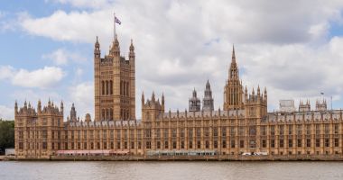 Stire din Actualitate : Guvernul britanic a îngheţat active rusești în valoare de 25 de miliarde de lire sterline