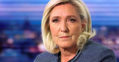 Stire din Actualitate : Marine Le Pen cere un proces în apel rapid şi nu părăseşte viaţa politică