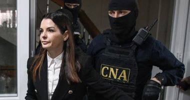 Stire din Actualitate : Guvernatoarea Găgăuziei îi cere din arest lui Trump să prevină un conflict civil în Republica Moldova