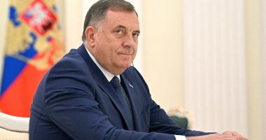 Stire din Actualitate : Liderul sârbilor bosniaci, Milorad Dodik, căutat de justiţie, a ajuns la Moscova