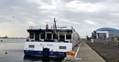 Stire din Economie : River Adagio a sosit în portul Constanţa. Are la bord 154 de turişti