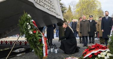 Stire din Actualitate : Polonia comemorează 15 ani de la tragedia aviatică de la Smolensk