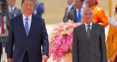Stire din Actualitate : Preşedintele chinez Xi Jinping a sosit într-o vizită de stat în Cambodgia