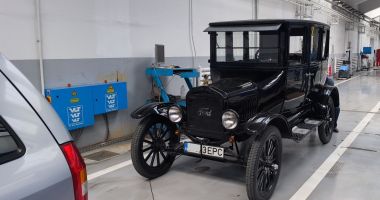 Stire din Economie : Registrul Auto Român: Un Ford Model T care a făcut istorie, la inspecţia tehnică