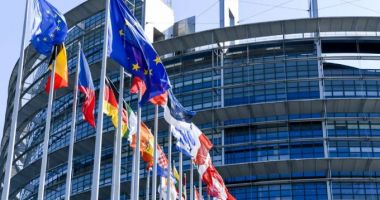 Stire din Actualitate : UE analizează restricţii de export asupra SUA dacă negocierile comerciale eşuează