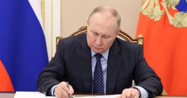 Stire din Actualitate : Preşedintele rus Vladimir Putin declară un armistiţiu de trei zile în Ucraina