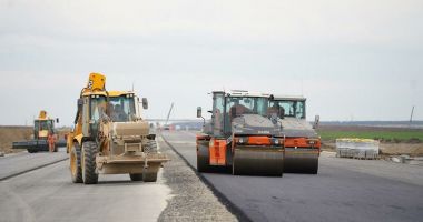 Stire din Economie : Deficit comercial, infrastructură rutieră, agricultură. INFO economic