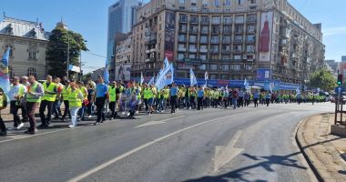 Stire din Economie : Cartel ALFA: Între tururi şi între lumi, România are nevoie de un preşedinte care să fie mediator
