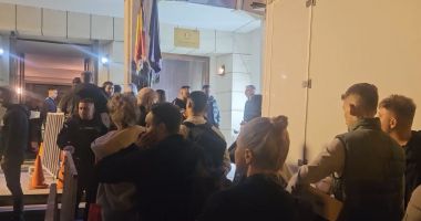 Stire din Eveniment : Procesul de predare a buletinelor de vot, fără incidente