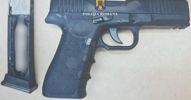 Stire din Eveniment : Un bărbat a fost depistat pe faleza din Tuzla în timp ce se plimba cu un pistol asupra sa