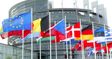 Stire din Actualitate : Un grup de eurodeputaţi cere blocarea completă a fondurilor europene pentru Ungaria