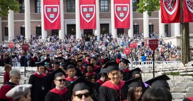 Stire din Actualitate : Administraţia Trump blochează înscrierea studenţilor străini la Universitatea Harvard