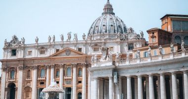 Stire din Actualitate : Rusia nu vede Vaticanul ca pe o variantă serioasă pentru negocieri de pace cu Ucraina