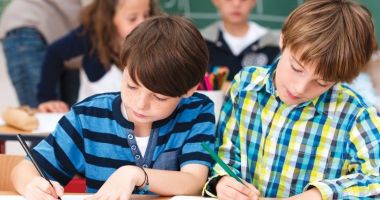 Stire din Cultură-Educație : Evaluarea Naţională la clasa a VI-a continuă miercuri cu proba la Matematică şi ştiinţe ale naturii