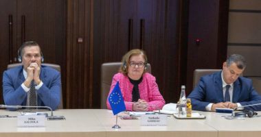 Stire din Actualitate : Preşedinta comisiei Scutul democraţiei europene: „Moldova merită sprijinul ferm al UE”