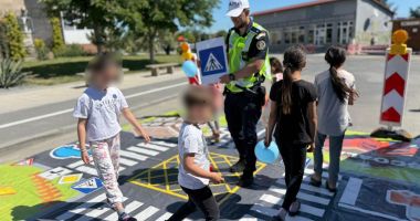 Stire din Eveniment : Copiii din Lumina, împreună cu polițiștii constănțeni, lecții importante despre viață