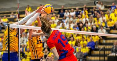 Stire din Sport : Voleibalistele tricolore, la a doua victorie consecutivă în Golden League