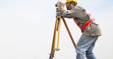 Stire din Economie : Peste 6.000 de proprietăţi din comuna Mihai Viteazu, înregistrate în evidenţele de cadastru şi carte funciară