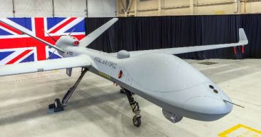 Stire din Actualitate : Regatul Unit anunţă investiţii de cinci miliarde de lire sterline în drone şi sisteme laser militare