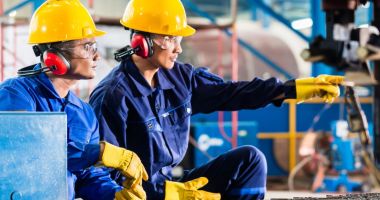 Stire din Economie : Bursă, producţie industrială, rezerve valutare. INFO economic