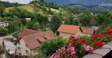 Stire din Economie : Batjocura cu voucherele de vacanţă! „Este o glumă proastă, mai bine nu le mai dai deloc!”