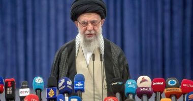 Stire din Actualitate : Ayatollahul Ali Khamenei: „Orice intervenţie militară americană împotriva Iranului va provoca pagube ireparabile”