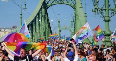 Stire din Actualitate : Ursula von der Leyen solicită Ungariei să ridice interdicţia privind desfăşurarea Budapest Pride