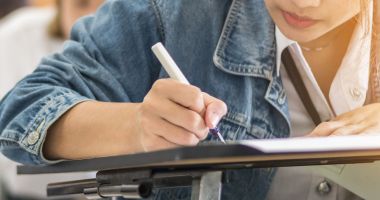 Stire din Cultură-Educație : Evaluare Naţională / Elevii din partea minorităţilor naţionale susţin vineri proba la Limba maternă
