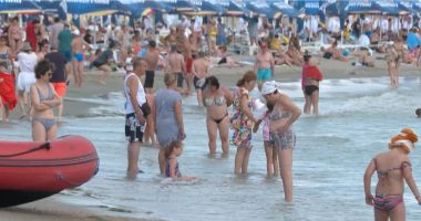 Stire din Social : Litoralul, luat cu asalt. 80.000 de turiști la mare, în weekend