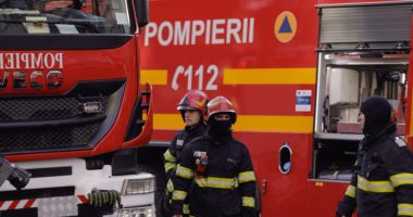 Stire din Eveniment : Incendiu la o anexă din Constanța! Pompierii sunt pe drum