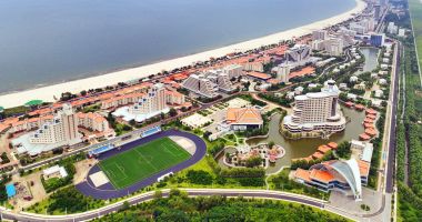 Stire din Actualitate : Coreea de Nord inaugurează o vastă staţiune balneară pe coasta sa estică şi aşteaptă turişti ruşi