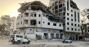 Stire din Actualitate : Crucea Roşie, profund alarmată de escaladarea ostilităţilor în Fâşia Gaza
