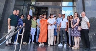 Stire din Economie : Au oprit din nou lucrul! Salariaţii Fiscului constănţean, a patra zi de proteste