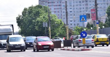 Stire din Economie : Benzină, rovinietă, impozit, asigurare - toate se scumpesc. „Îţi vine să te lipseşti de maşină!”