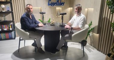 Stire din Podcast :  Cum funcționează monitorizarea video cu AI