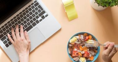 Stire din Actualitate : Este obligatoriu ca angajatorul să acorde tichete de masă?
