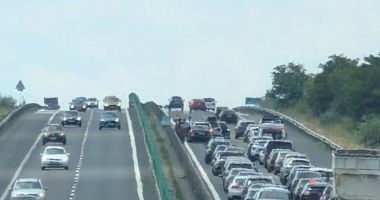 Stire din Eveniment : Trafic blocat pe Autostrada Soarelui! Un accident rutier a paralizat circulația