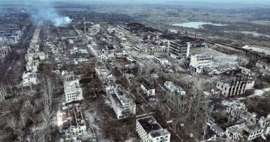 Stire din Actualitate : Armata rusă anunţă că a cucerit oraşul strategic Ceasiv Iar, din estul Ucrainei