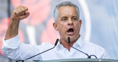 Stire din Actualitate : Vladimir Plahotniuc vrea să fie extrădat în Republica Moldova pentru a se reabilita