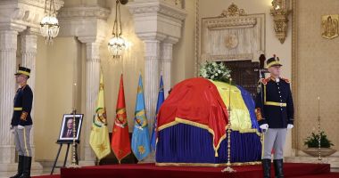 Stire din Politică-Administrație : Funeralii Ion Iliescu / Parlamentari, reprezentanţi ai instituţiilor şi ai corpului diplomatic - omagiu adus fostului preşedinte
