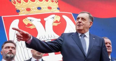 Stire din Actualitate : Liderul demis al sârbilor bosniaci convoacă un referendum pentru a-i confirma politica