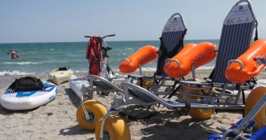 Stire din Social : Stațiunea Saturn are o plajă accesibilizată pentru persoanele cu dizabilități
