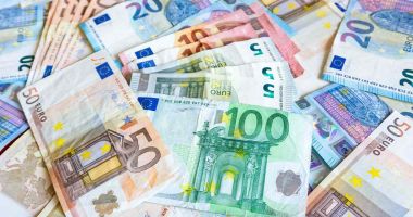 Stire din Economie : Banking: Leul s-a apreciat miercuri în raport cu principalele valute