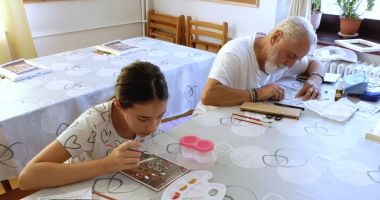 Stire din Cultură-Educație : Tradiție, credință și artă: atelier de pictat icoane la Muzeul de Artă Populară din Constanța