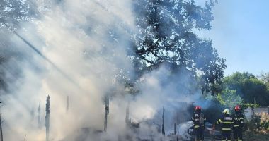 Stire din Eveniment : Constanţa învăluită în fum! Pompierii, solicitați la mai multe incendii