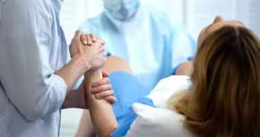 Stire din Eveniment : O adolescentă de 17 ani a murit subit în Maternitate, imediat după ce a născut natural