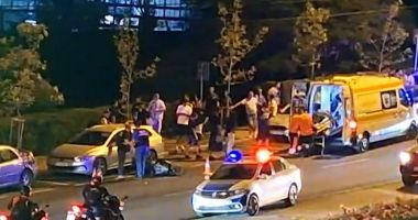 Stire din Eveniment : De pe scuter, sub roțile unei mașini