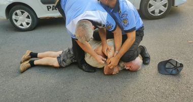 Stire din Eveniment : Bătrân cardiac, trântit la pământ pentru că a refuzat să se legitimeze