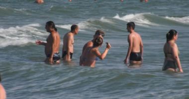 Stire din Social : Consultații gratuite pentru prevenirea cancerului de piele, pe plaja din Mamaia