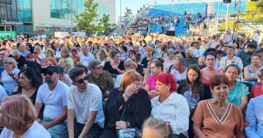 Stire din Cultură-Educație : Festivalul de la Mamaia 2025 se încheie cu Gala Finală: Emoții și suspans la aflarea câștigătorilor